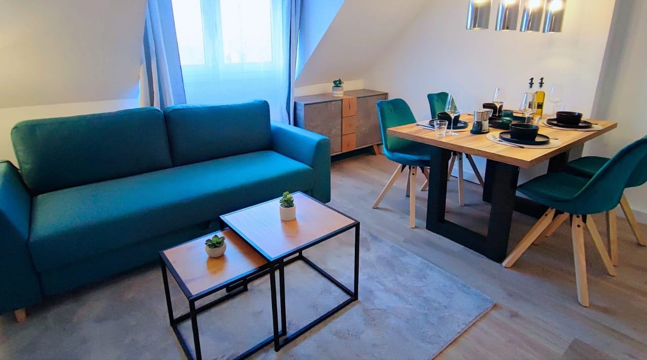 Cozy 2BR Getaway with Kitchen & Parking in Moosburg