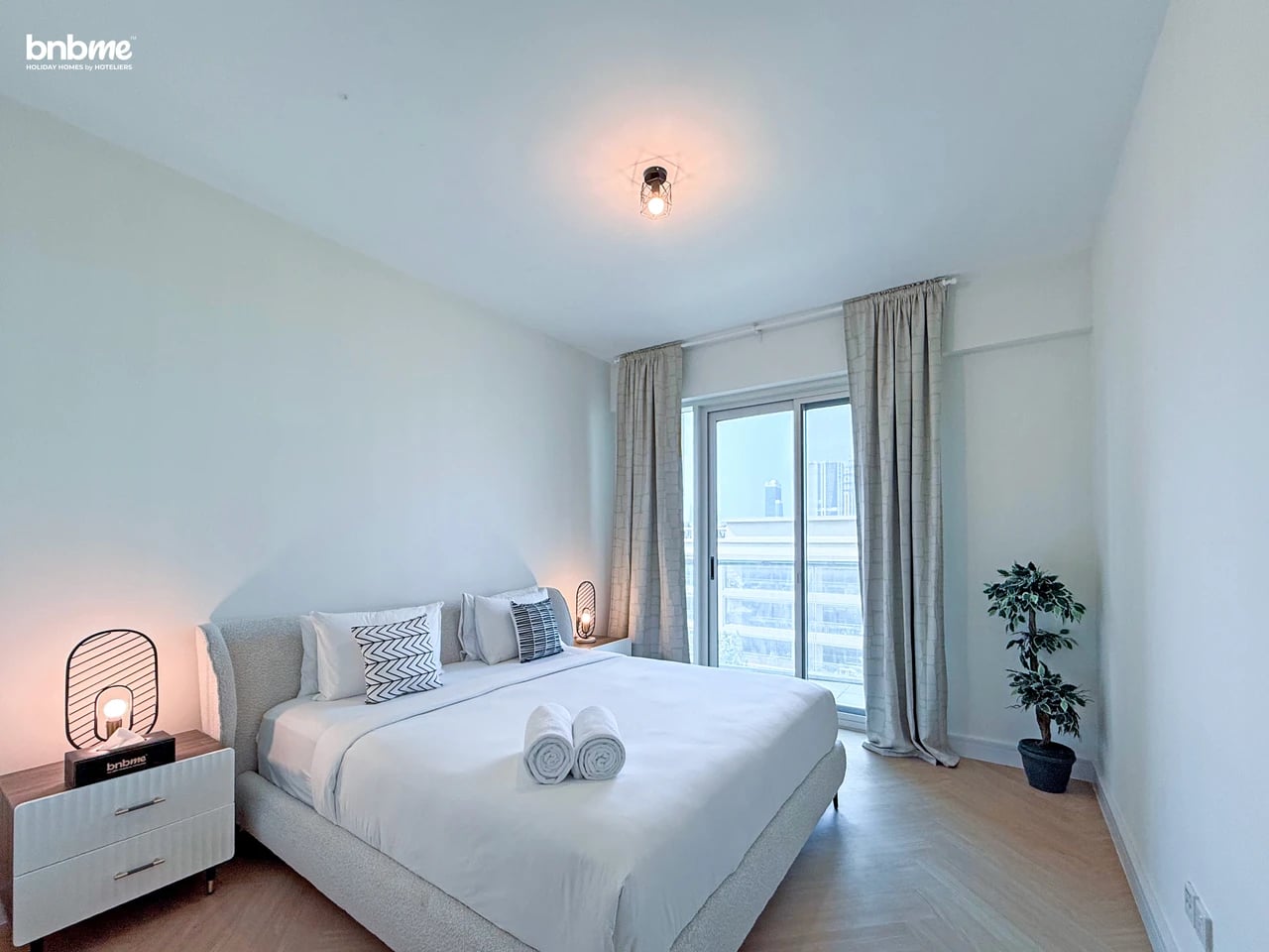 Golf & Lake View Apartment | Greens