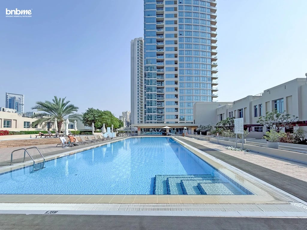 Golf & Lake View Apartment | Greens