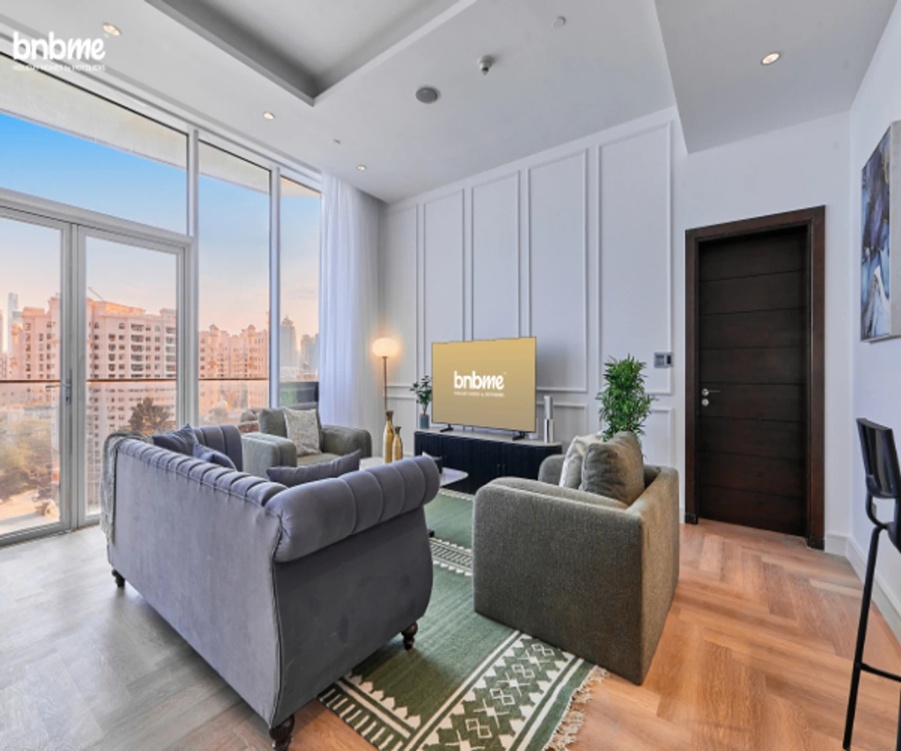 Beachfront 1BR Apartment at Palm Jumeirah