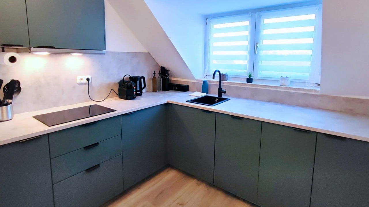 Cozy 2BR Getaway with Kitchen & Parking in Moosburg
