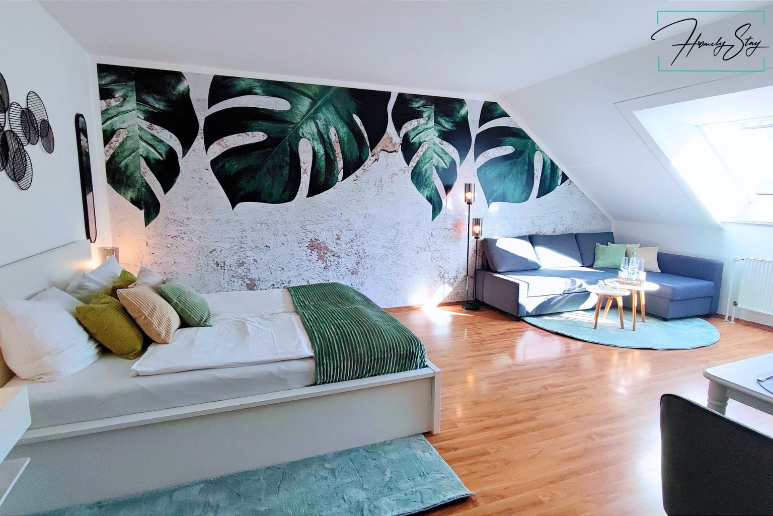 Designer Studio with Kitchen and Parking in Munich